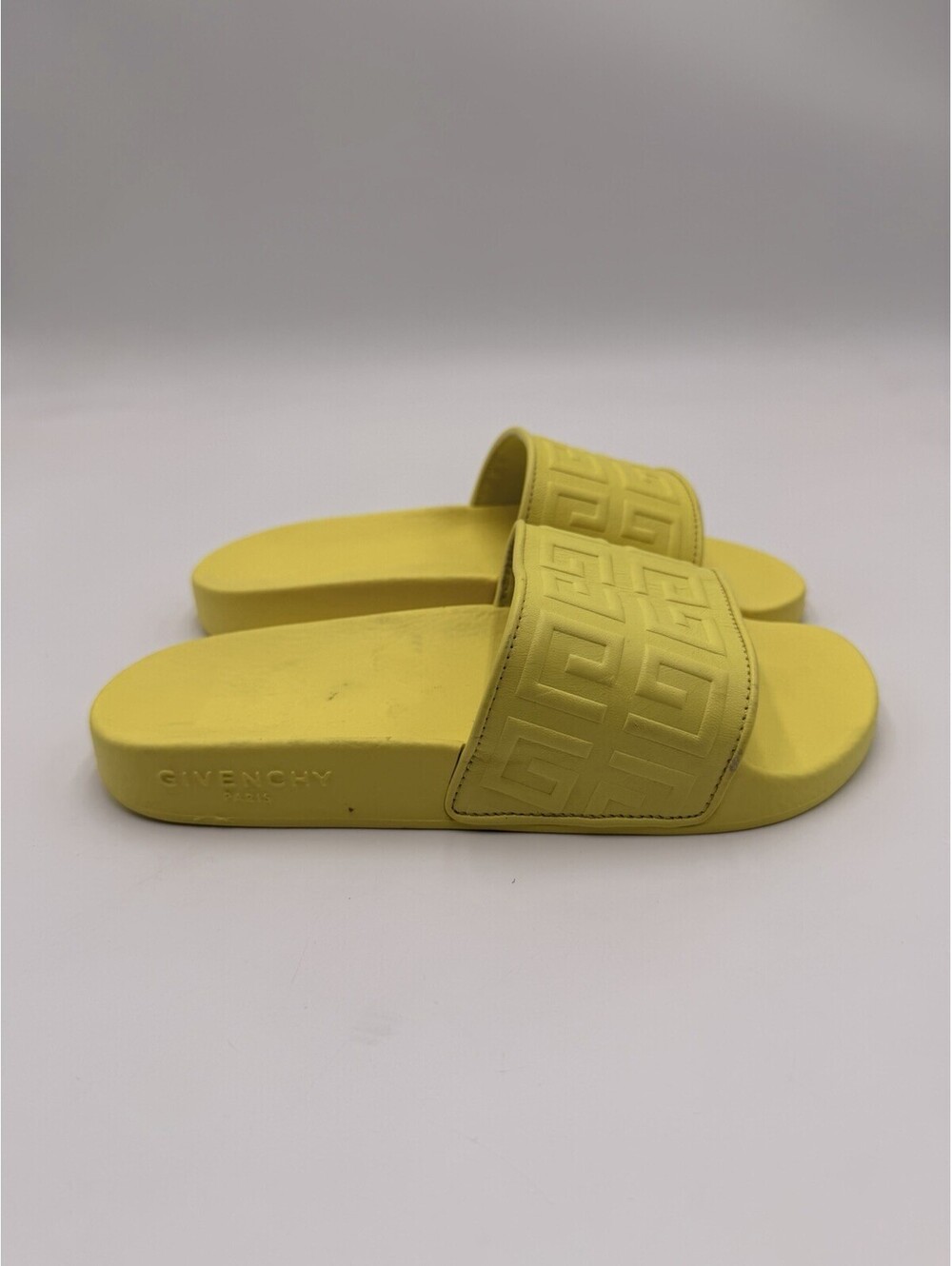Women’s Givenchy 4G logo embossed pool slides Fluo Yellow Size 35